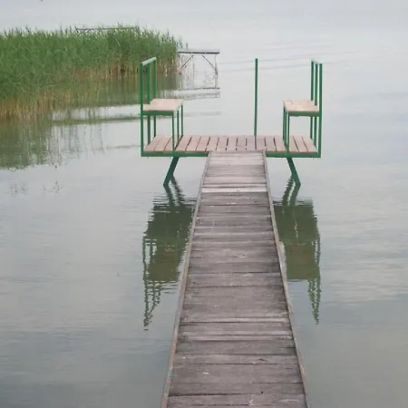 7 Ferohelyes Haz Balatonfenyvesen A Totol 15 M-re Sajat Steggel Es Csonakkal Holiday home