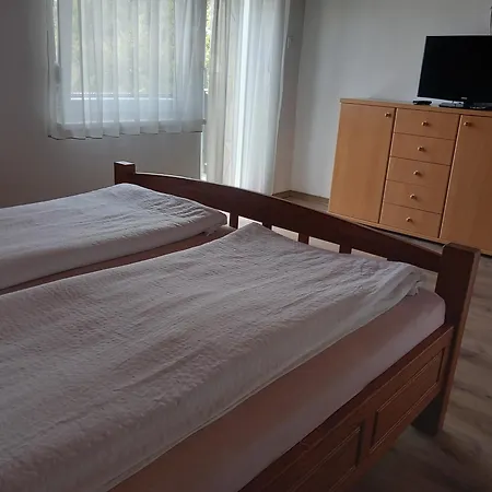 7 Ferohelyes Haz Balatonfenyvesen A Totol 15 M-re Sajat Steggel Es Csonakkal Balatonfenyves