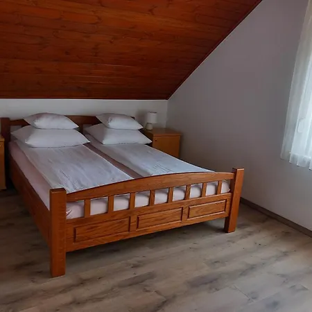 7 Férőhelyes Ház Balatonfenyvesen A Tótól 15 M-re Saját Stéggel és Csónakkal * Balatonfenyves