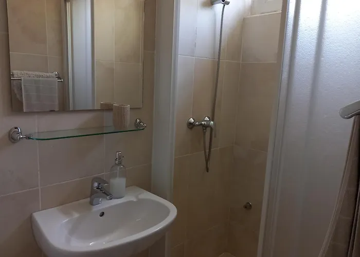 7 Ferohelyes Haz A Totol 15 M-re Sajat Steggel Es Csonakkal Balatonfenyvesen Vakantiehuis *